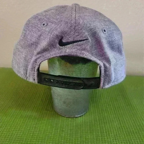 Nike New York Yankee snap back baseball hat cap. Gently used - Picture 7 of 9